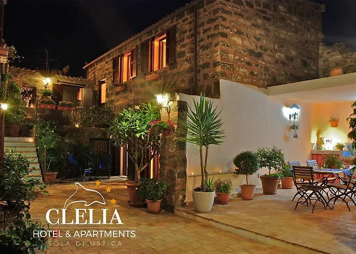 Clelia Centro Storico Isola di Ustica